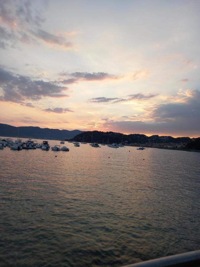 Sun Sea Relax Apartment Luni Luaran gambar
